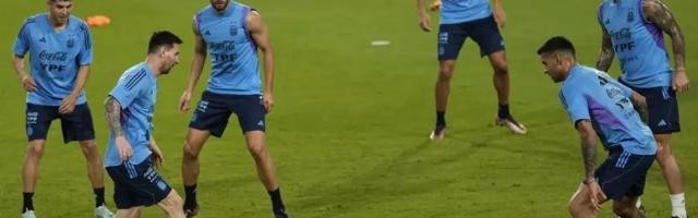 足球-王勤伯：蓝白色的陪练故事