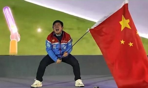 热点更新-从学徒到冠军，张雪机车如何横扫世界顶级赛事！