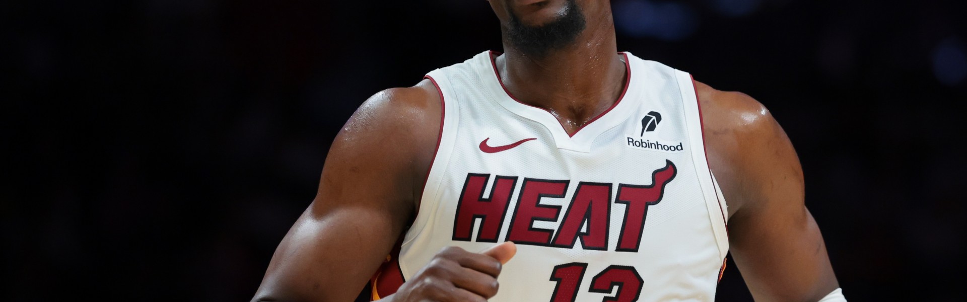 今天硬气！阿德巴约15中11&amp;三分6中4砍下29分9板4助 末节13分！