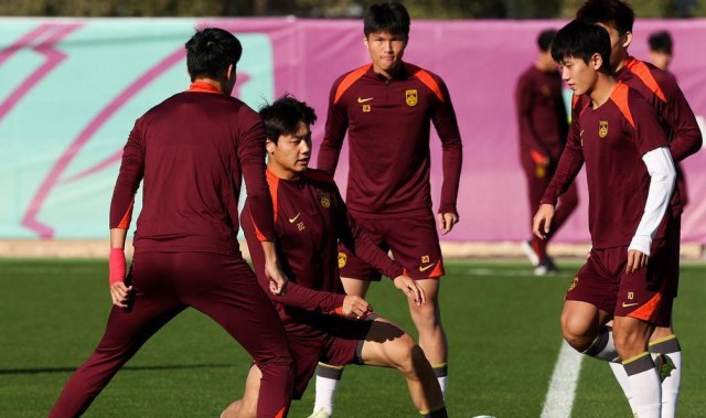 热点更新-u23亚洲杯决赛，只要教练思路对，拜合拉木站出来，就有机会夺冠